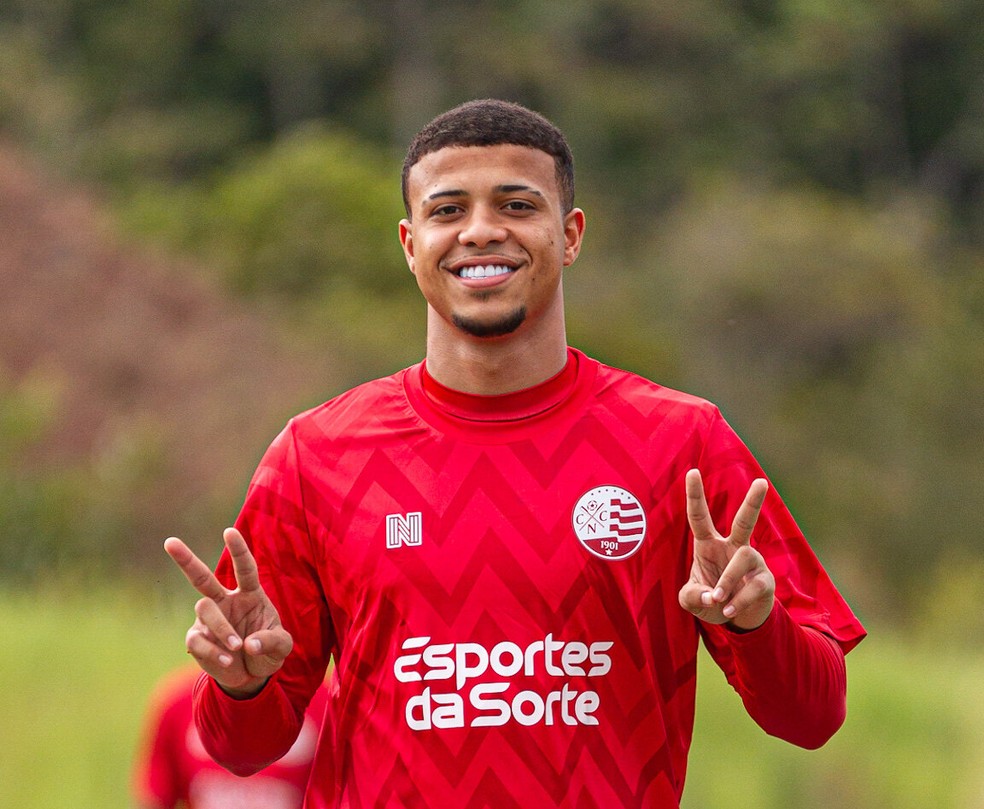 Palmeiras avança para contratar Leandro Kauã com aval de Leila Pereira.