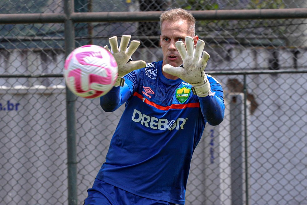 João Carlos, goleiro do Cuiabá — Foto: AssCom Dourado