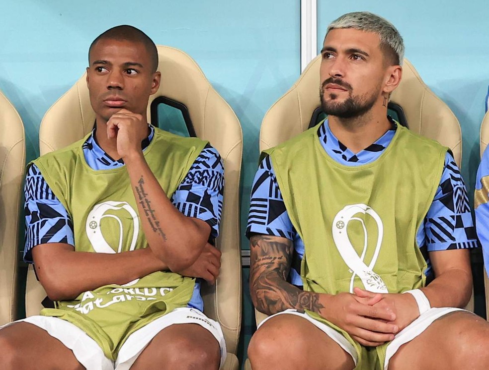 De la Cruz Arrascaeta começaram como reservas a Copa do Mundo do Qatar — Foto: Simon Stacpoole/Getty Images