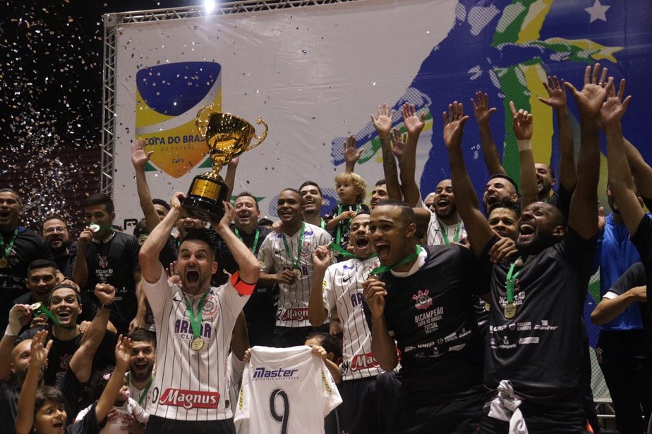 Corinthians atropela o Sorocaba e é campeão paulista de futsal