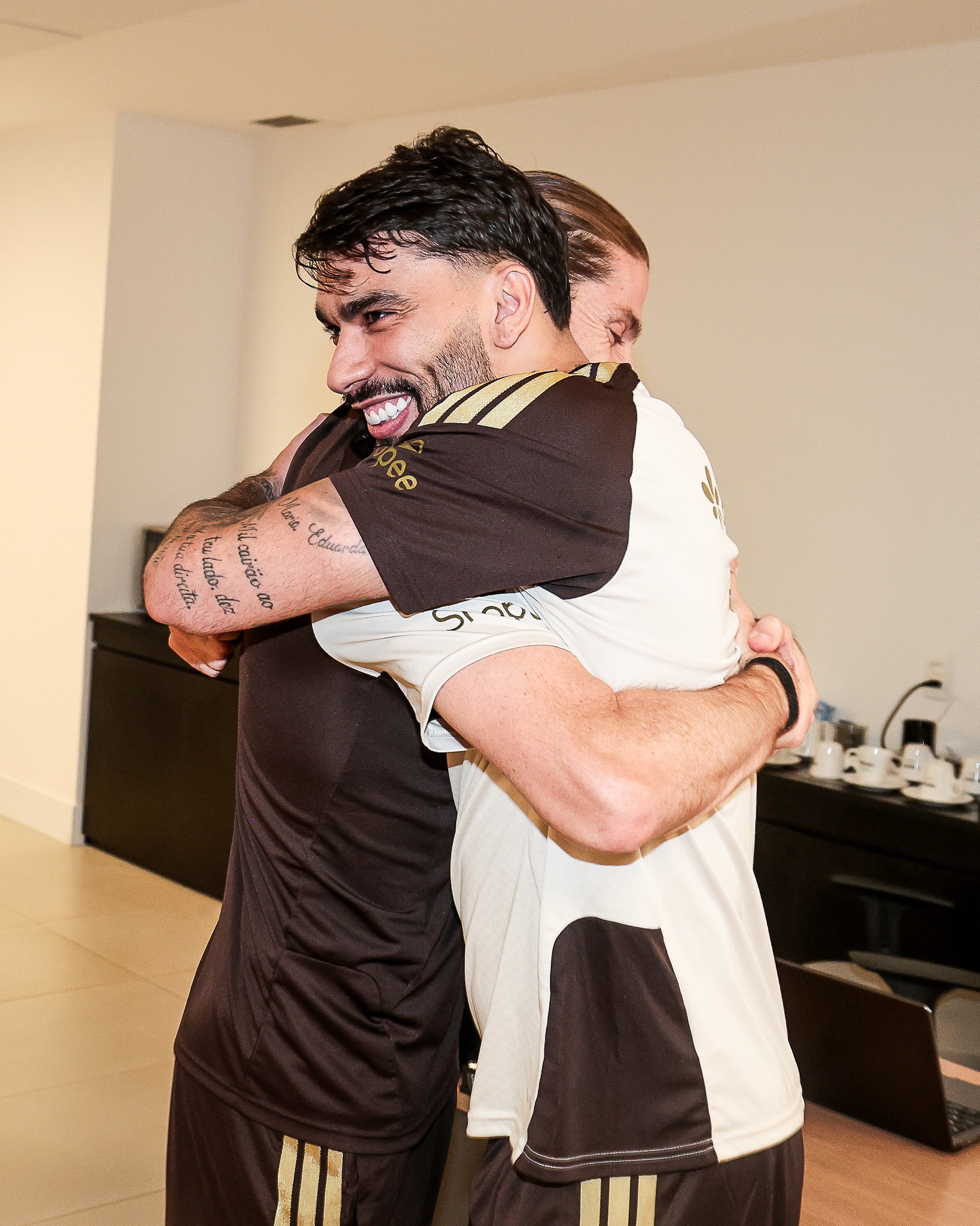 Paquetá Expressa Gratidão a Filipe Luís pela Influência Decisiva em Seu Retorno ao Flamengo