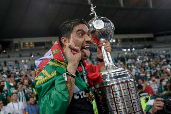 Abel, o Maior Campeão do Palmeiras, Impulsiona Portugueses no Brasil.