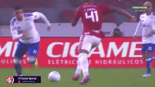 Victor Gabriel troca mensagens com Pec por causa de lesão; veja
