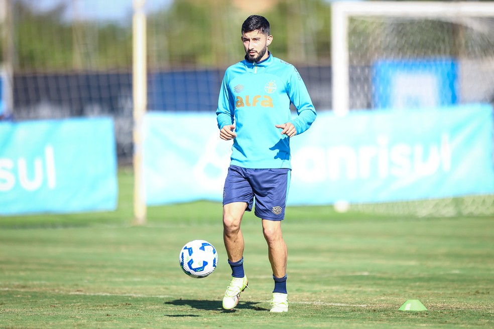 Villasanti em treino do Grêmio — Foto: Lucas Uebel/Divulgação Grêmio