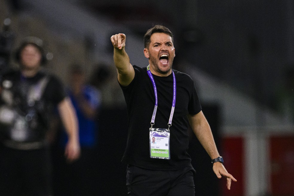 Nicolás Larcamón em León x Urawa Reds, pelo Mundial de Clubes — Foto: Marcio Machado/Getty Images