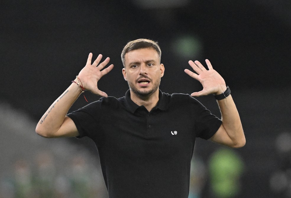 Martín Anselmi, Botafogo, Potosi — Foto: André Durão