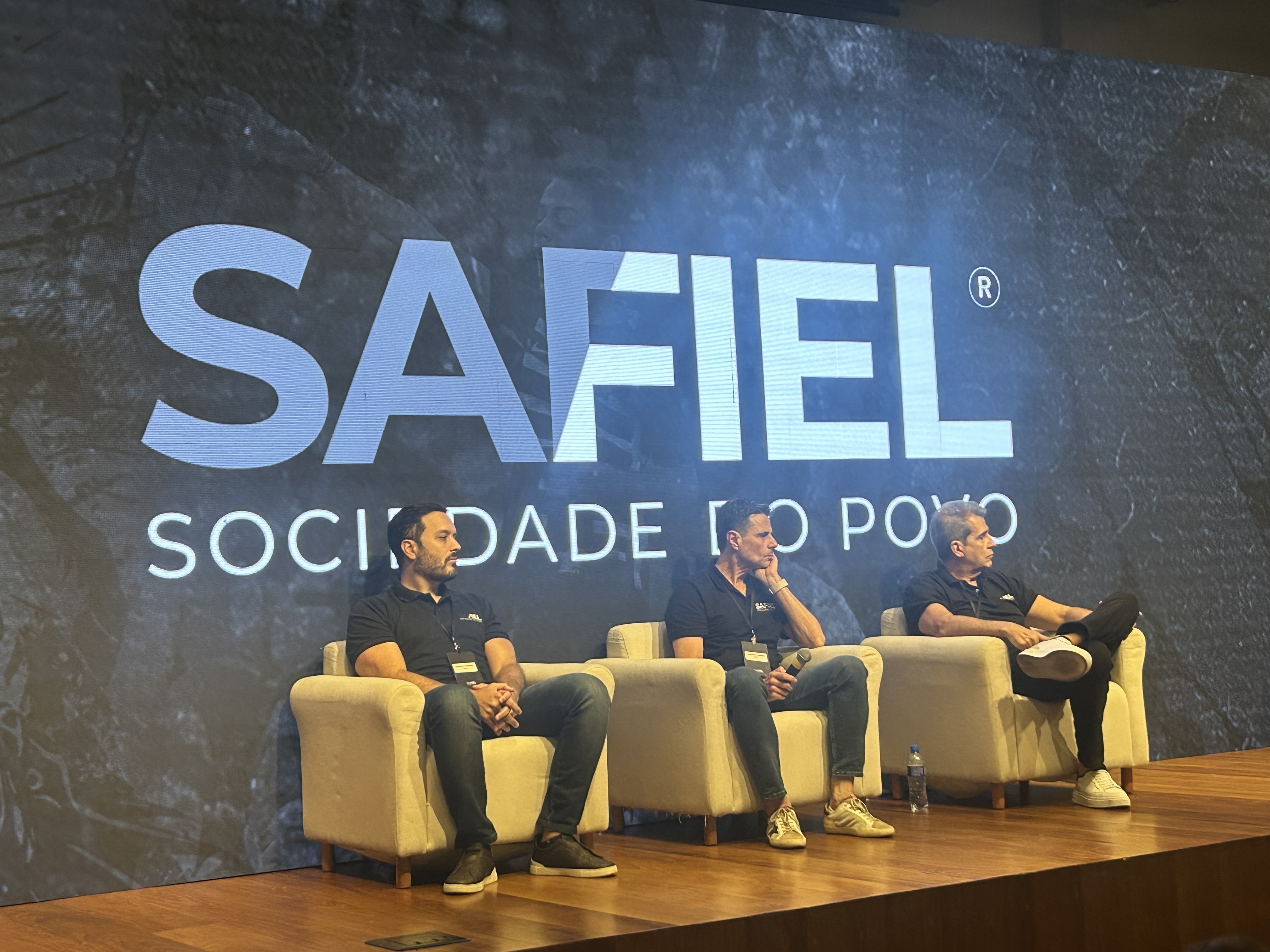 Vão barrar a SAF? Compliance trava SAFiel e cobra cautela com fragilidades do projeto.