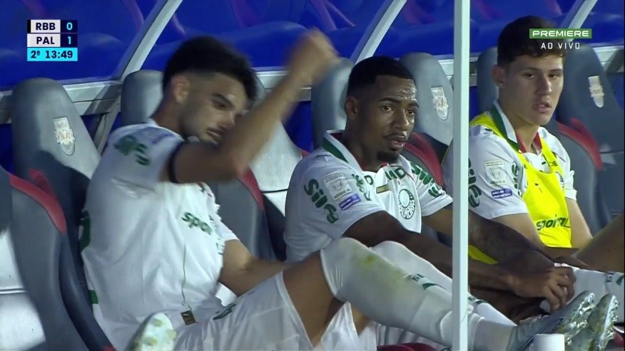 Flaco López se irrita ao ser substituído na vitória do Palmeiras contra o Bragantino; assista