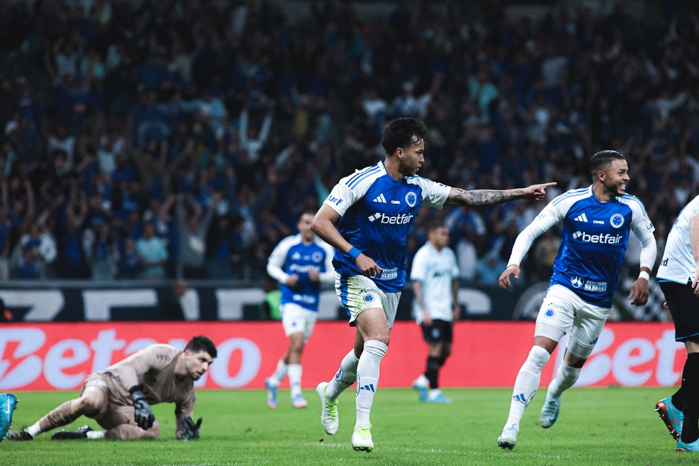 Kaio Jorge e Wanderson, atacantes do Cruzeiro — Foto: Gustavo Aleixo/Cruzeiro