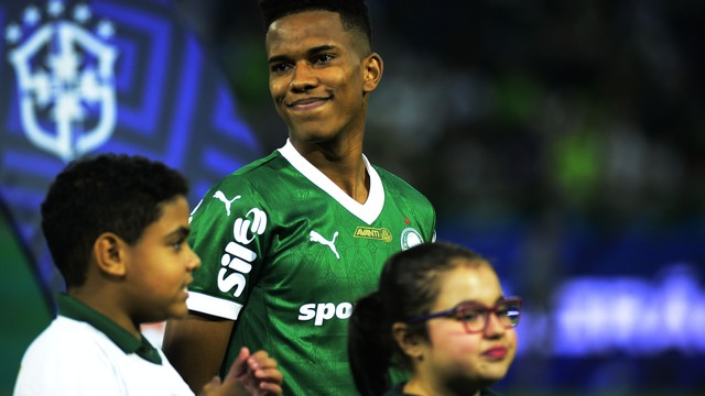 Estevão em Palmeiras x São Paulo na Arena Barueri pelo Campeonato Brasileiro