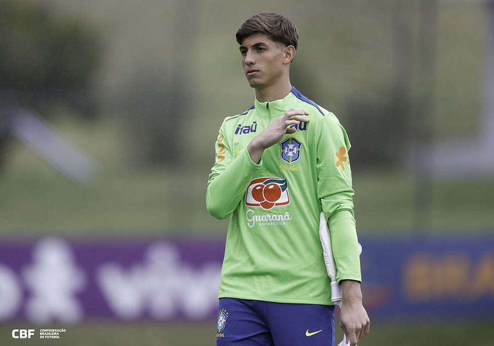 Léo Nannetti, do Flamengo, em treino da Seleção — Foto: @rafaelribeirorio / CBF