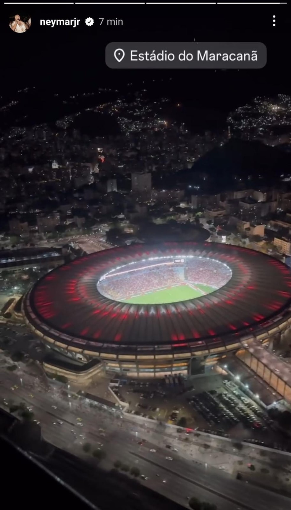 Neymar posta sobrevoando o Maracanã durante Flamengo x Grêmio — Foto: Reprodução / Instagram