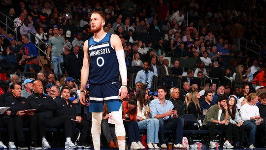 DiVincenzo provoca técnico dos Knicks e discute com Rick Brunson; veja vídeo - Foto: (David L. Nemec/NBAE via Getty Images))