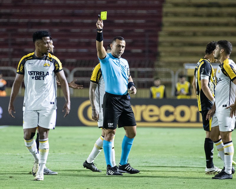 Criciúma tem oito jogadores pendurados para enfrentar o CRB