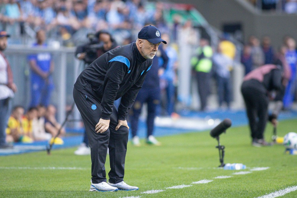 Mano Menezes tem 41% de aproveitamento no comando do Grêmio