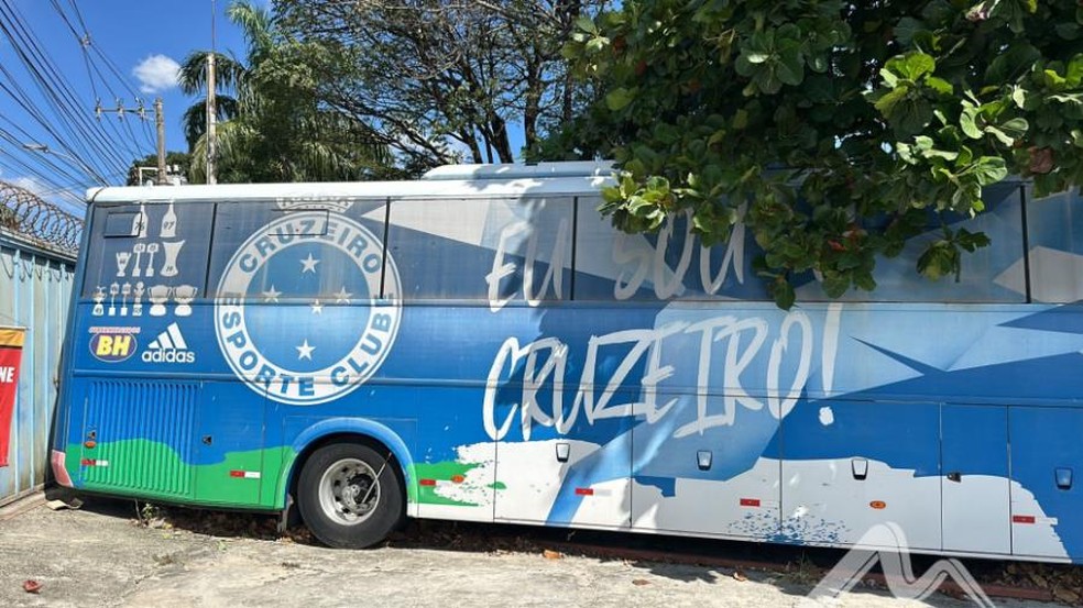 Ônibus do Cruzeiro leiloado — Foto: Reprodução