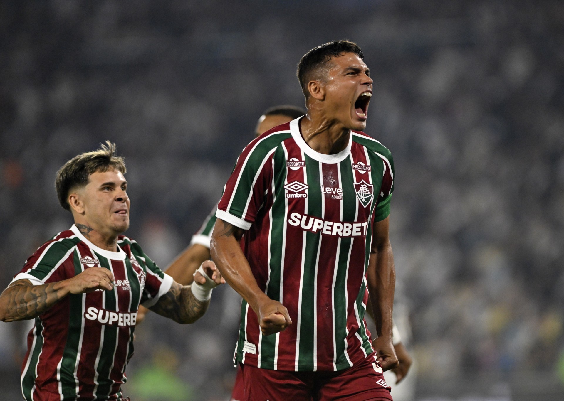 Rayan é considerado mais essencial ao Vasco do que Thiago Silva ao Fluminense, segundo comentaristas