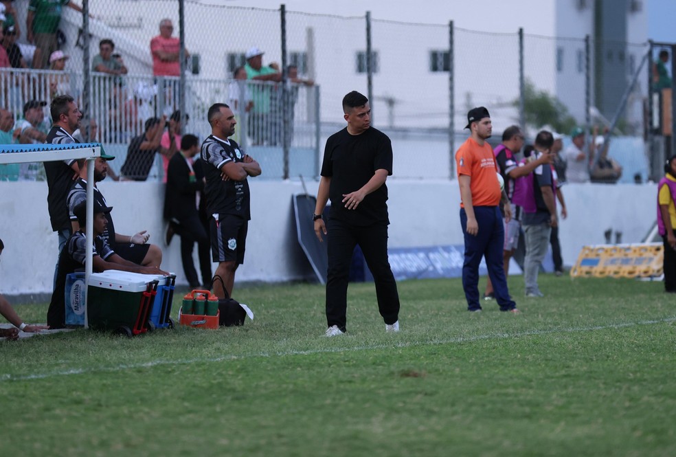 Felipe Soares, t�cnico do Nacional de Patos � Foto: �der Sousa / Nacional de Patos
