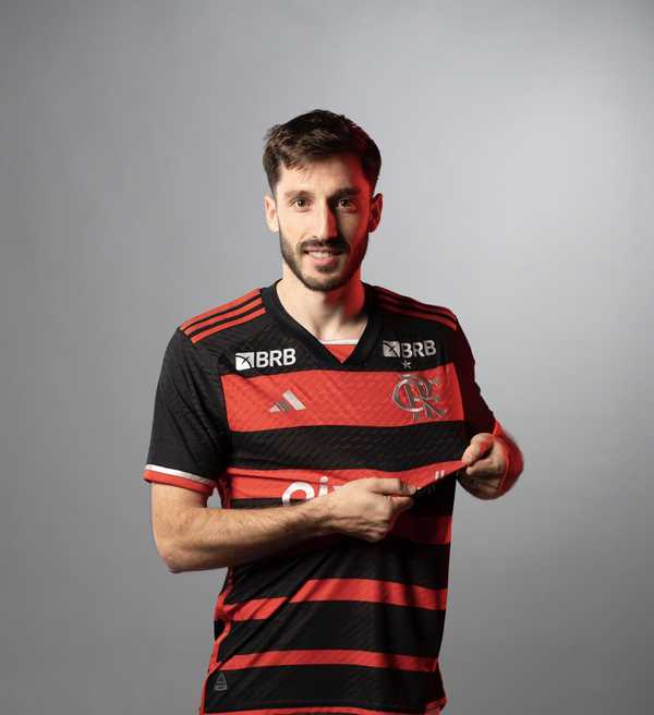 Viña vê adaptação ao Flamengo mais fácil com uruguaios e recorda tempo de rival: Foi f...