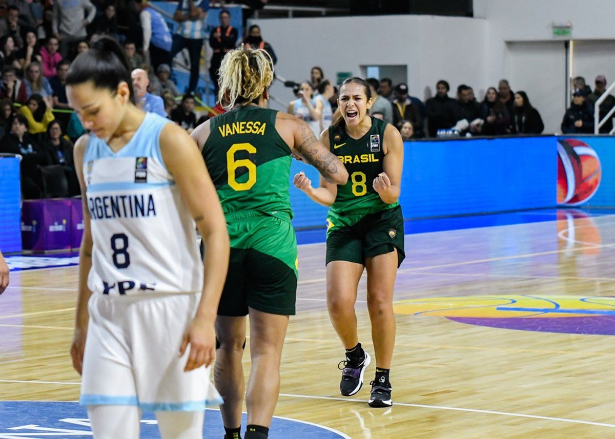Brasil perde para a Argentina, mas se classifica na Copa América de basquete  - Gazeta Esportiva
