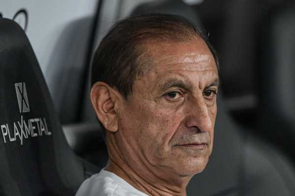 Ramón Díaz destaca importância da atitude em campo para o Corinthians.