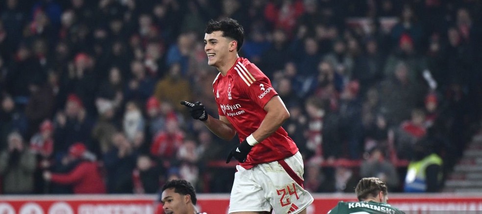 Ramon Sosa em ao pelo Nottingham Forest  Foto: Reproduo