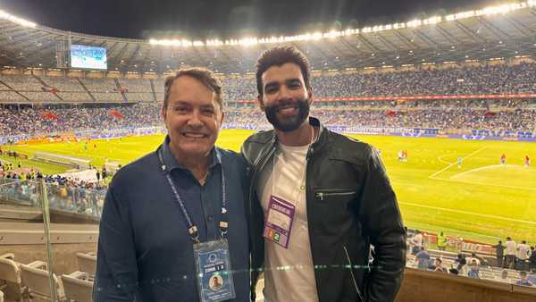 Gusttavo Lima apoia Cruzeiro em partida decisiva contra Juventude no Mineirão