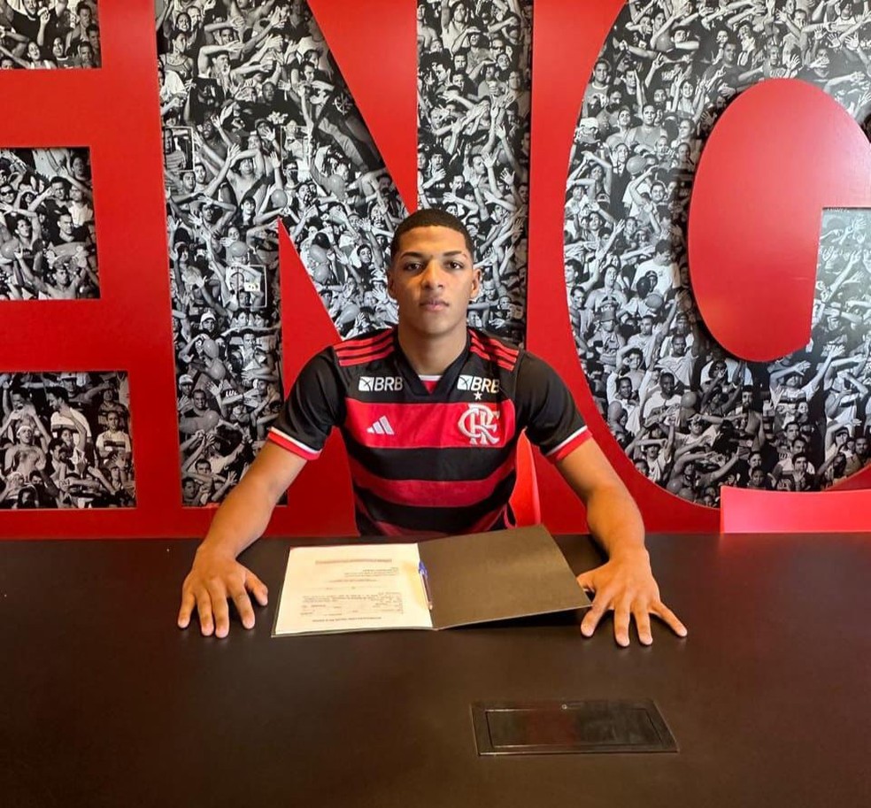Flamengo contrata artilheiro do Mineiro Sub-15. — Foto: Boston City / Divulgação