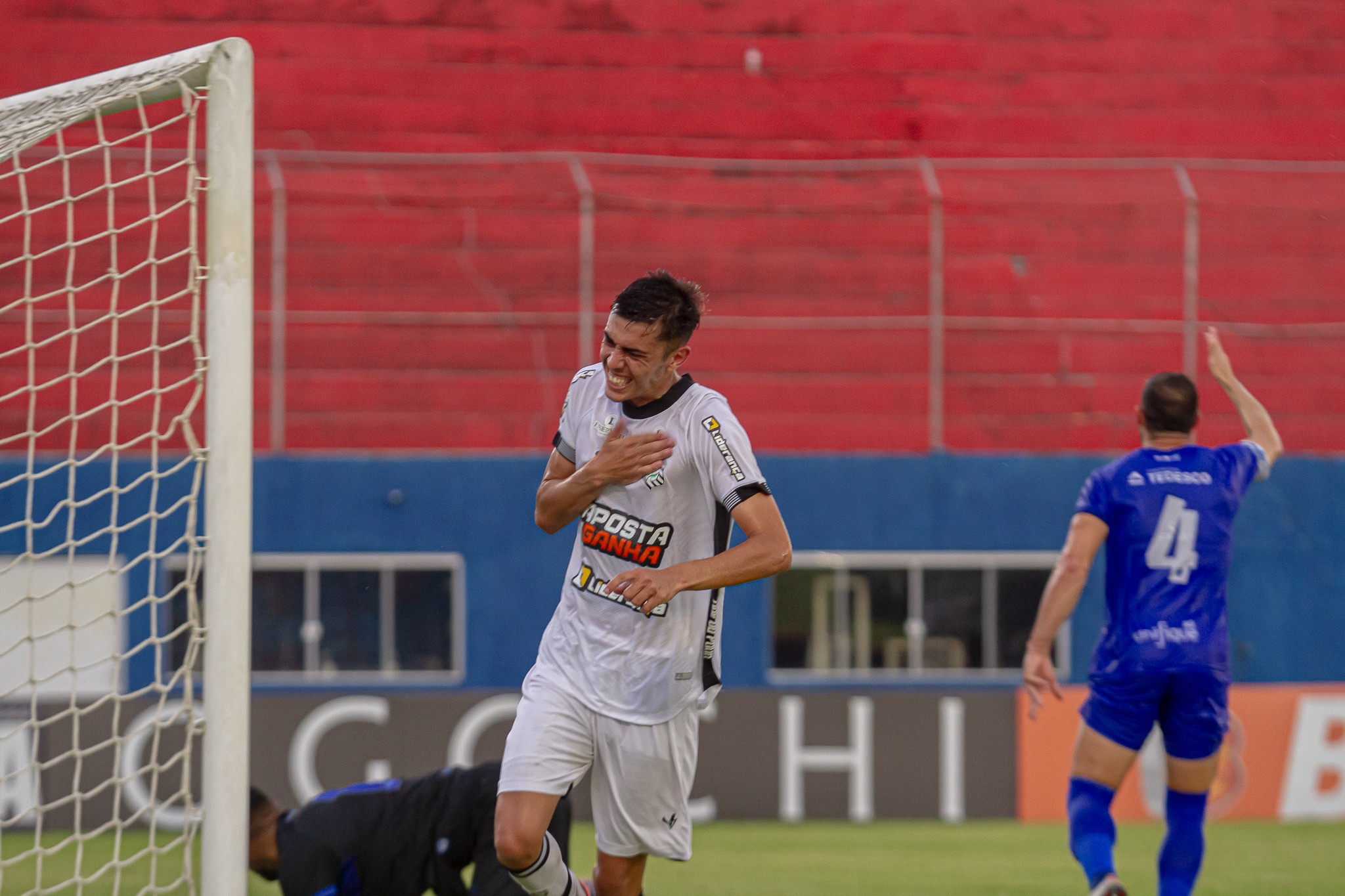 Com proposta da Europa na mesa, Renan Bernabé atrasa renovação com o ...