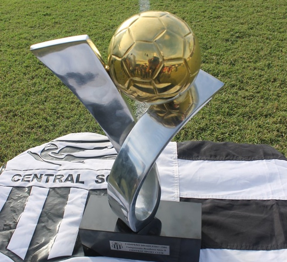 Presidente da Federação Catarinense projeta torneio para definir campeão da  Série B de 1986; Central e Treze disputariam competição - NE45