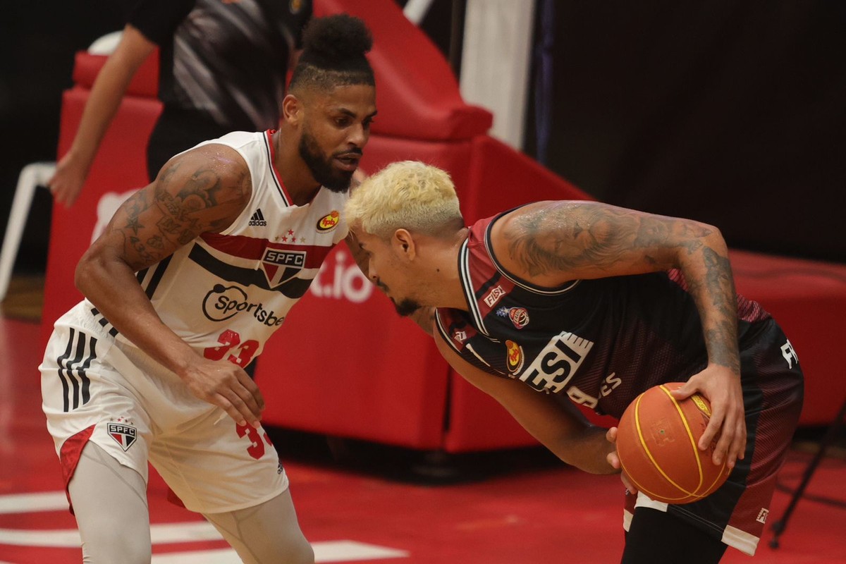 São Paulo vence, avança aos playoffs do estadual como líder e impõe 3ª derrota seguida ao Franca
