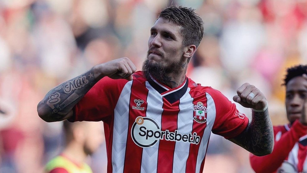 Zagueiro Lyanco atuando pelo Southampton — Foto: Southampton FC
