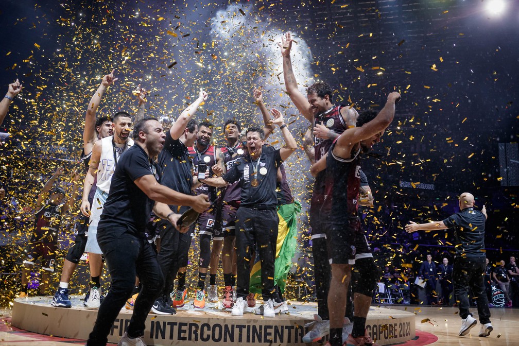 Time brasileiro é campeão mundial de basquete com cesta no último segundo -  Bem Paraná