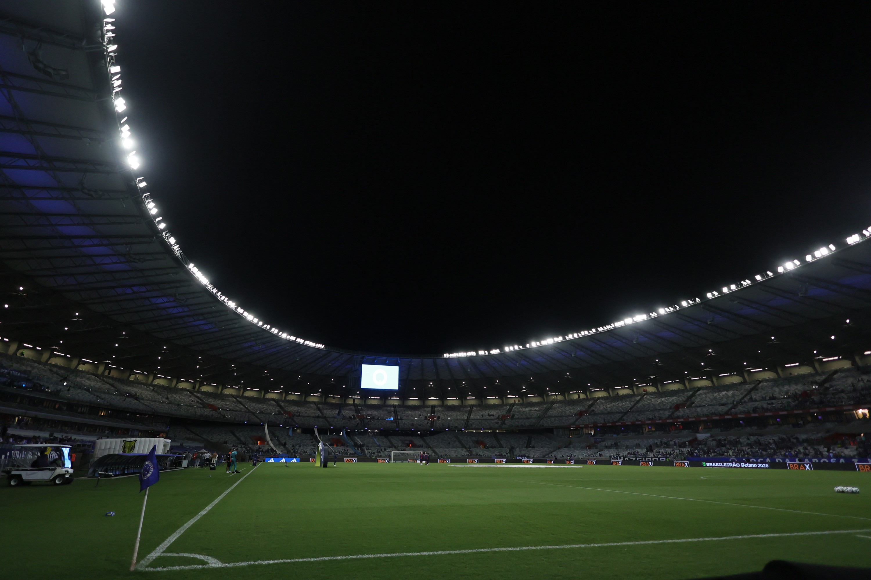 Cruzeiro e Corinthians se enfrentam em noite decisiva; veja onde assistir e escalações!