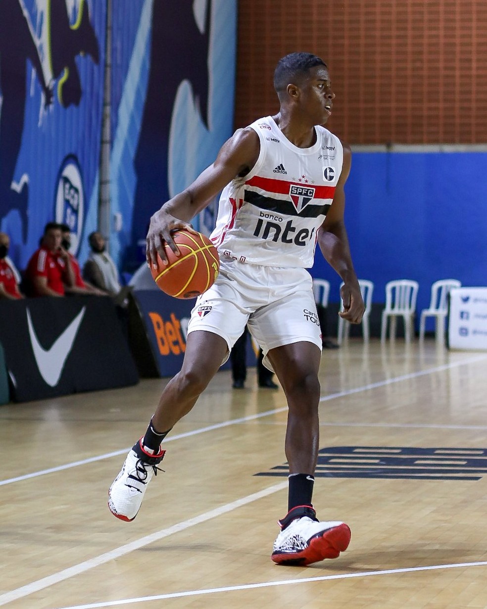 São Paulo vence o Cerrado Basquete e assume a liderança do NBB