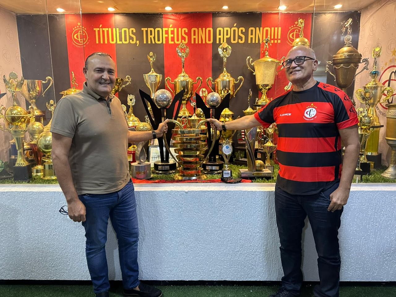 Oliveira Canindé e Dico Woolley na coletiva de apresentação do Campinense