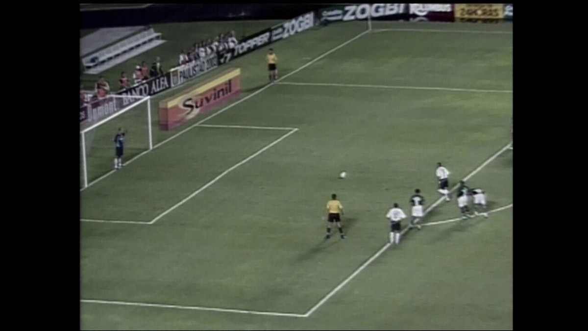 Ex-atacante Gil lembra do Dérbi em que a avó viu seus gols pela primeira vez no Corinthians