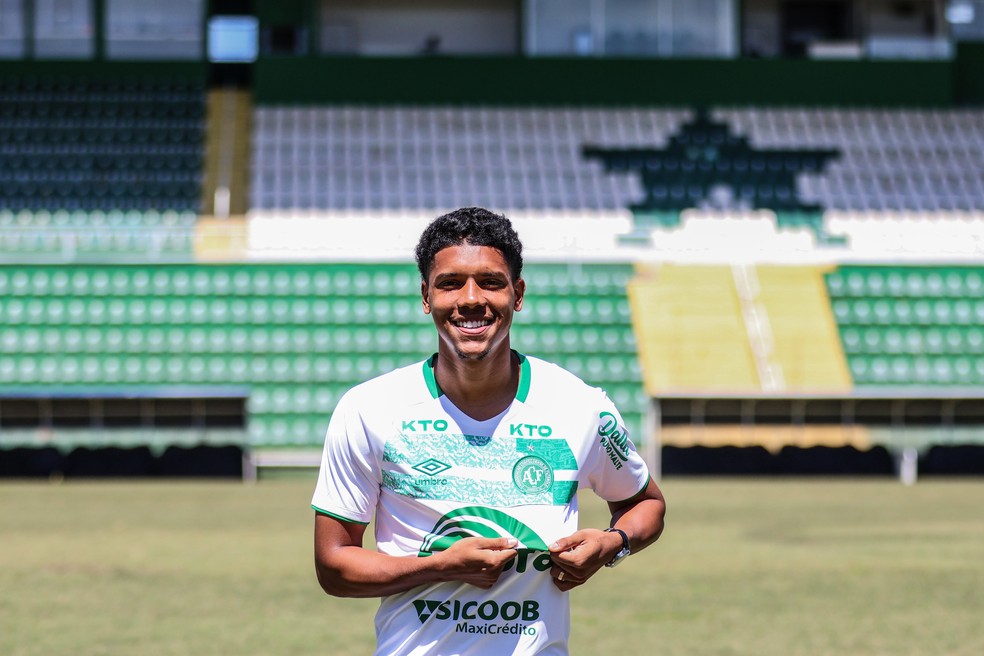 Pedro Martins emprestado pelo Sport à Chapecoense — Foto: Julliana Paulino/ACF