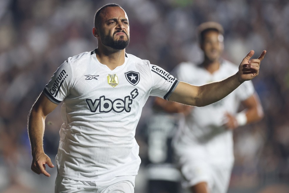 Arthur Cabral se consolida no ataque do Botafogo e vira referência sob o comando de Davide Ancelotti