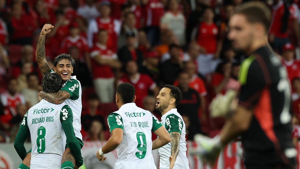 Jogadores do Palmeiras comemoram gol contra o Internacional  Foto: Cesar Greco