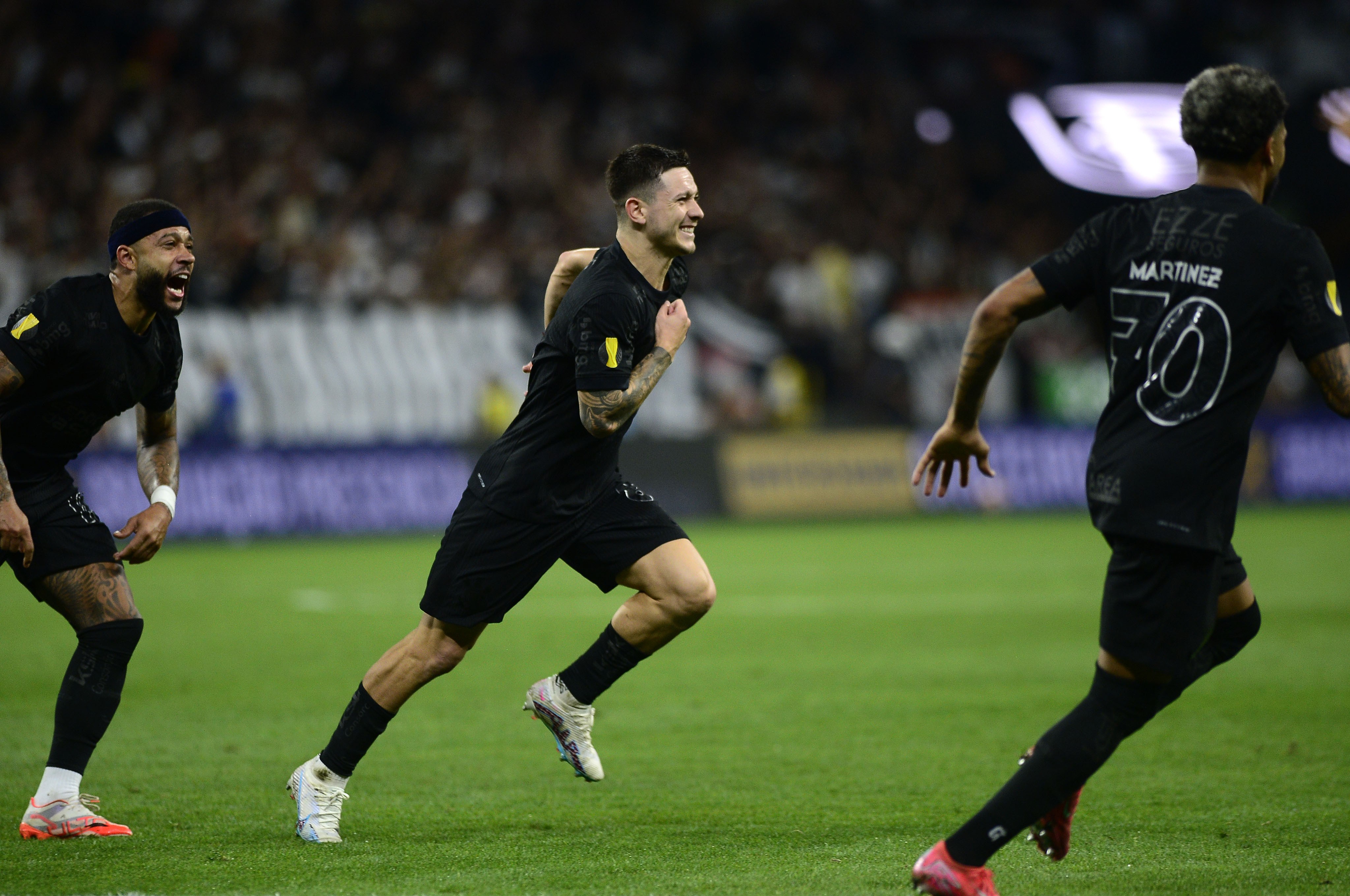 Corinthians avança com marcação estratégica implacável sobre o Santos
