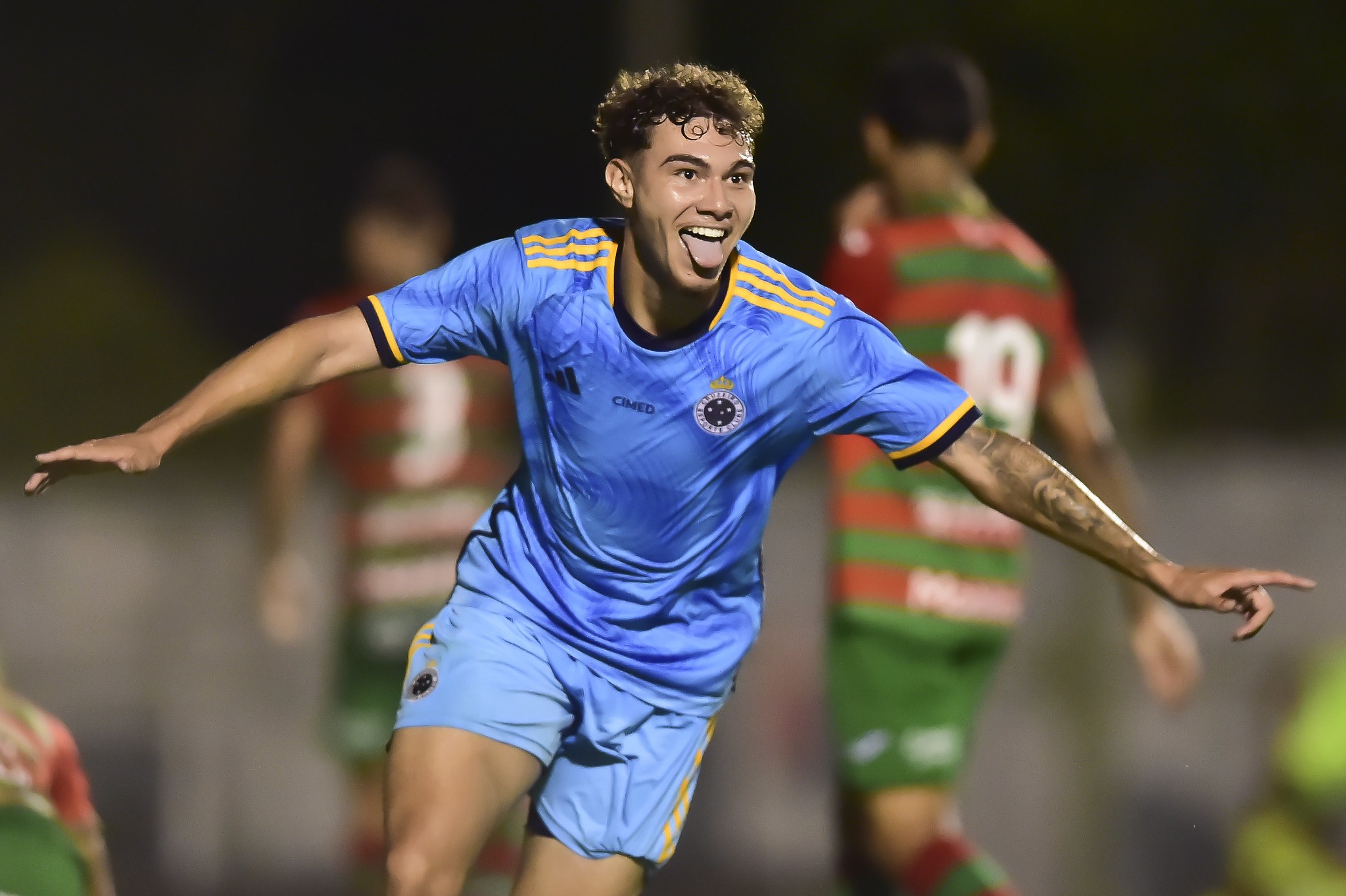 Cruzeiro encaminha empréstimo de Arthur Viana a clube japonês