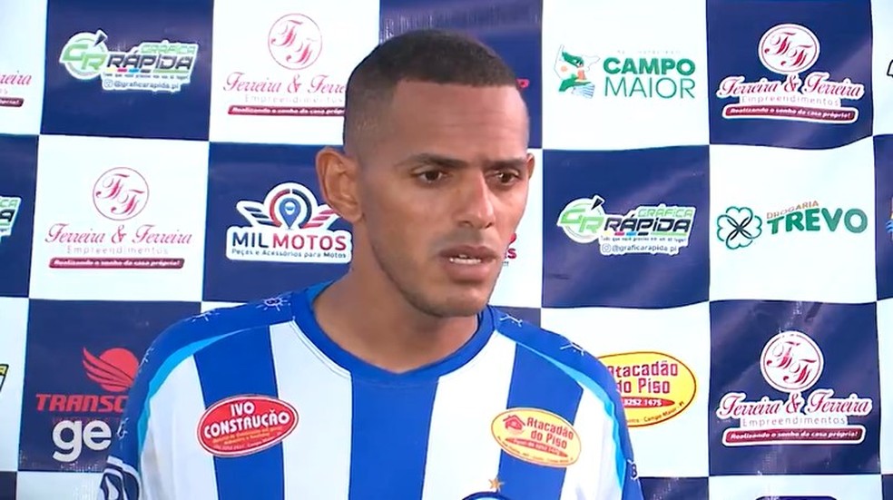 Dos Santos durante sua passagem pelo Comercial-PI — Foto: TV Clube