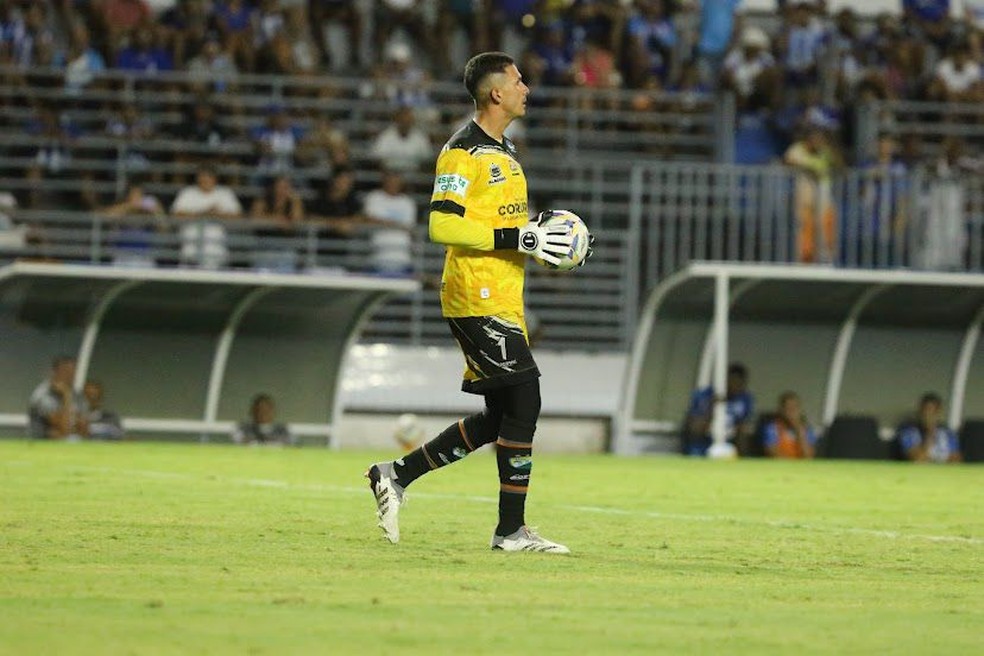 Gustavo Pereira disputou o Alagoano pelo Coruripe — Foto: Arquivo pessoal