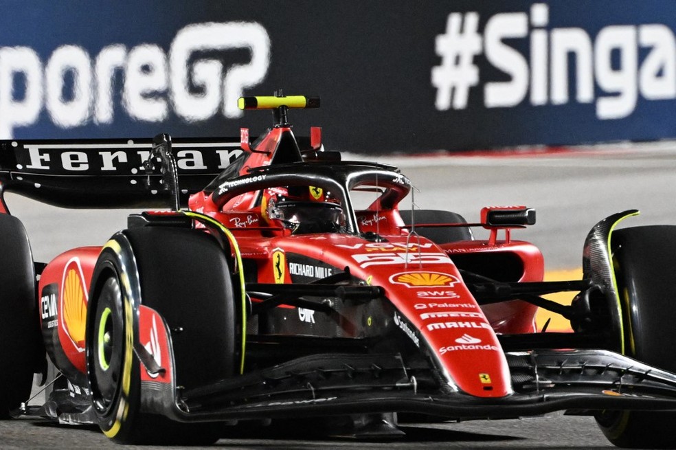 GP de Singapura: Ferrari mostra força de novo, e Sainz lidera