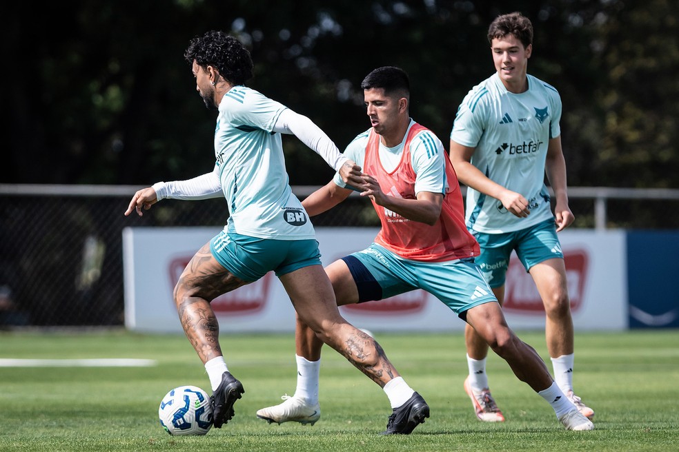 Andrej Mikovic participou de treinos com o profissional do Cruzeiro