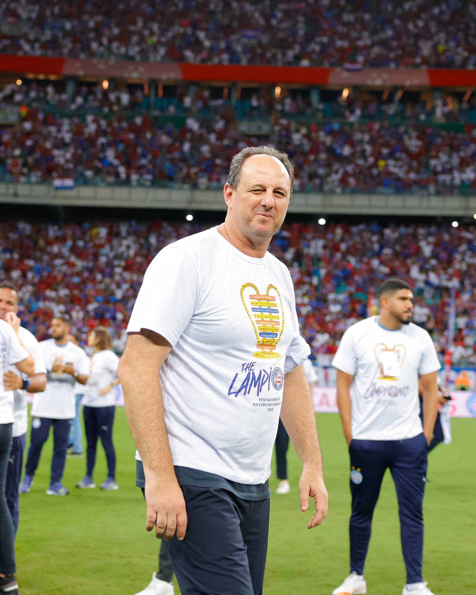 Rogério Ceni faz dois anos de Bahia a um passo de marca inédita