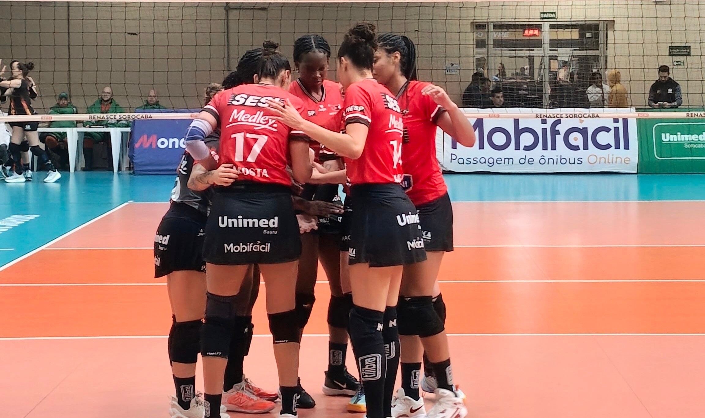 Sesi-Bauru vence o Renasce Sorocaba e vira líder do Paulista de vôlei feminino