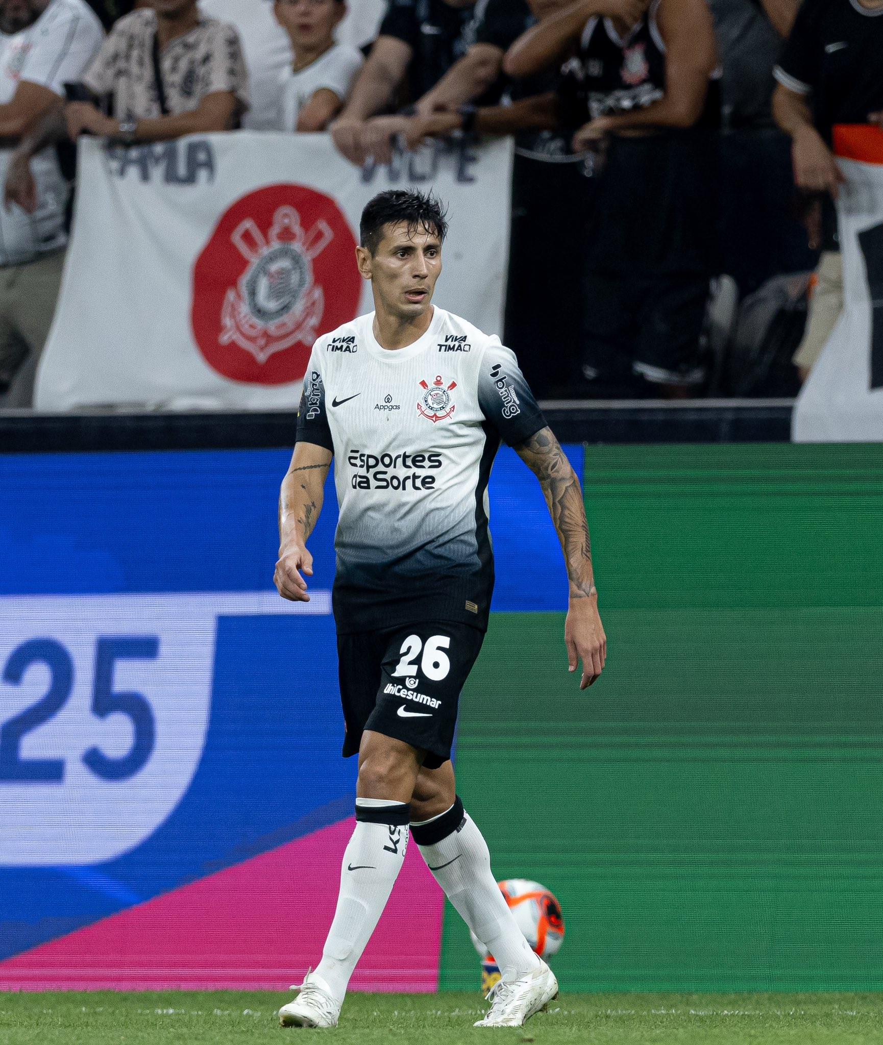 EXCELENTE COMEÇO! Angileri inicia trajetória no Corinthians com assistência e reconhece necessidade de evolução