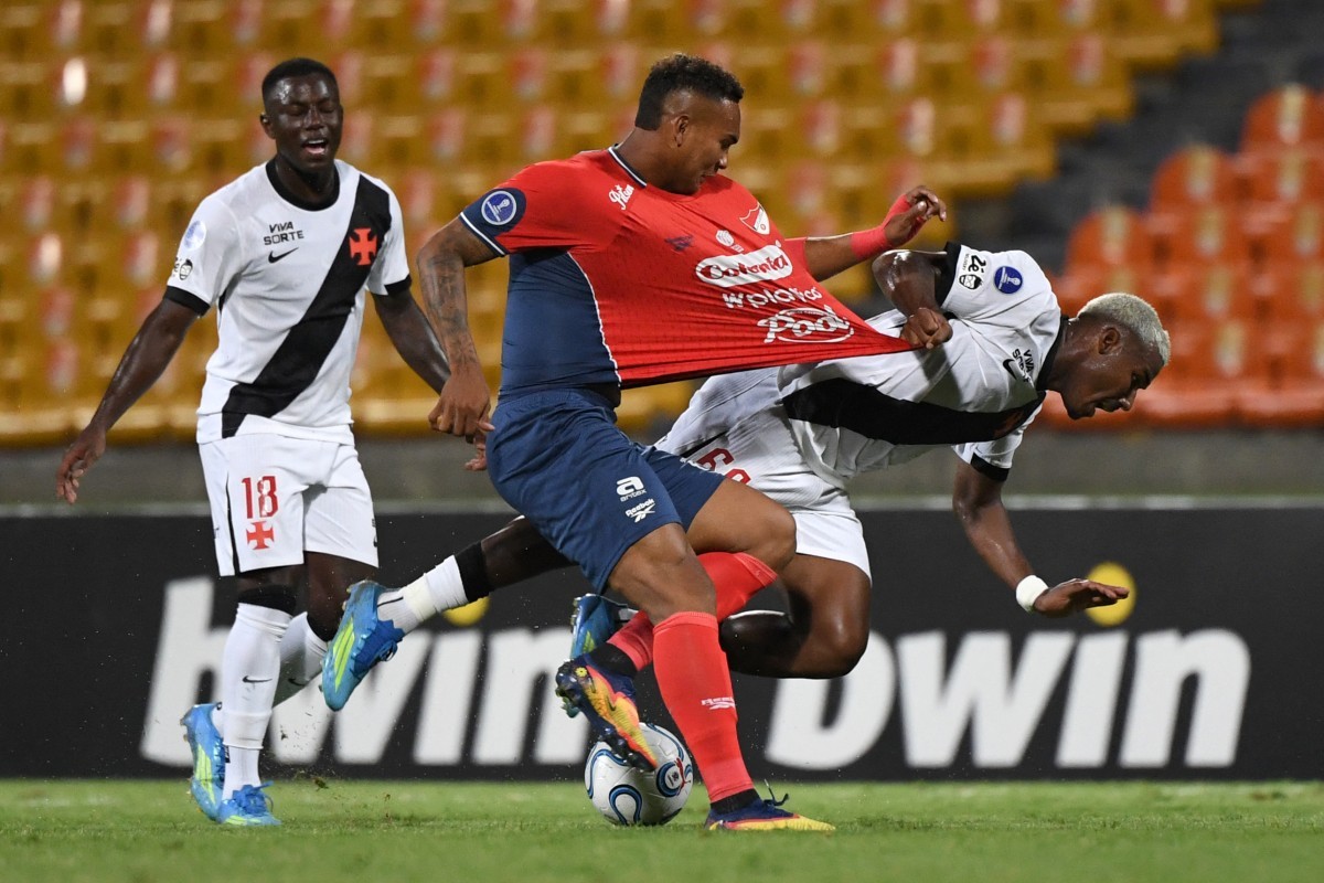 Cover image for Análise: missão de Pedro Emanuel será fazer o Vasco parar de falhar em todos os jogos